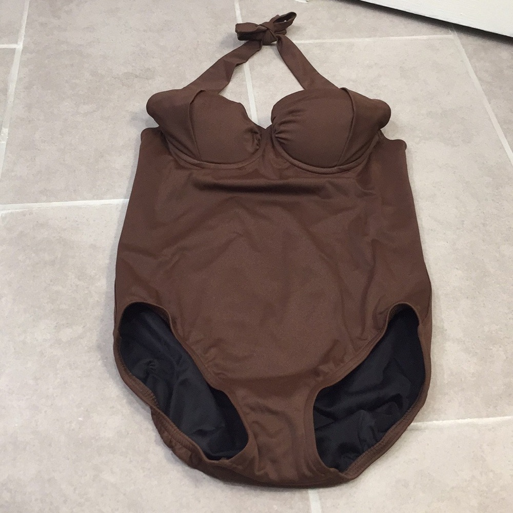 Lands End Slimming Size 4 One Piece